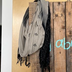 Black & Beige Lightweight Scarf